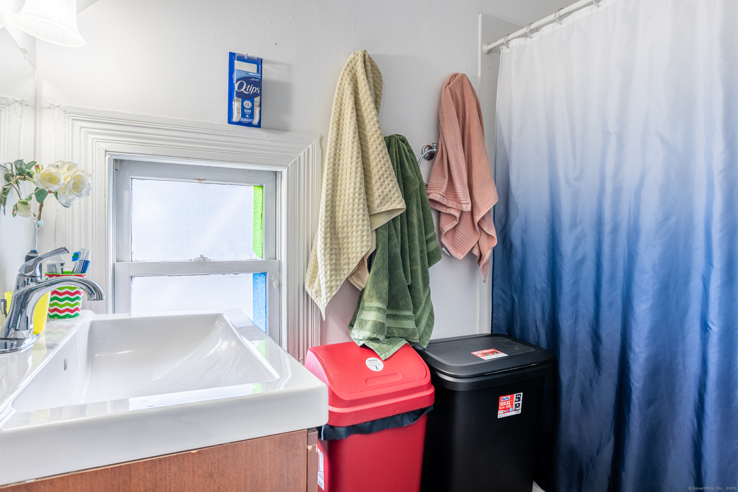 Bridgeport, Connecticut 06606, United States, 4 Bedrooms Bedrooms, ,2 BathroomsBathrooms,Residential,Active,84218