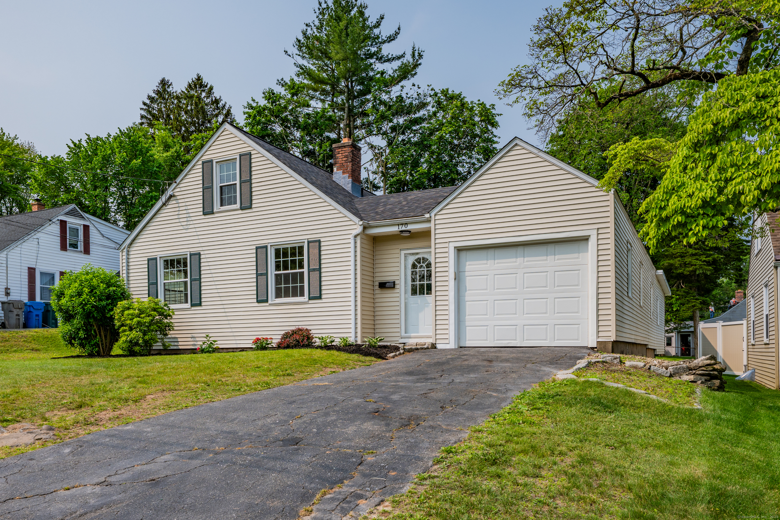 Property for Sale at Morningside Drive, Bristol, Connecticut - Bedrooms: 3 
Bathrooms: 2 
Rooms: 5  - $329,000