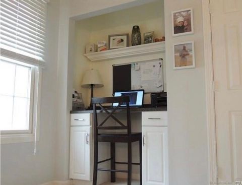 Tiny photo for 926 Quinnipiac Avenue #APT 1, New Haven, CT 06513 (MLS # 24137471)