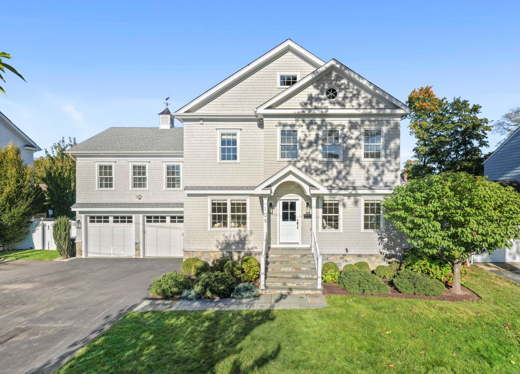 Photo of 109 Smith Street, Fairfield, CT 06824 (MLS # 24133085)