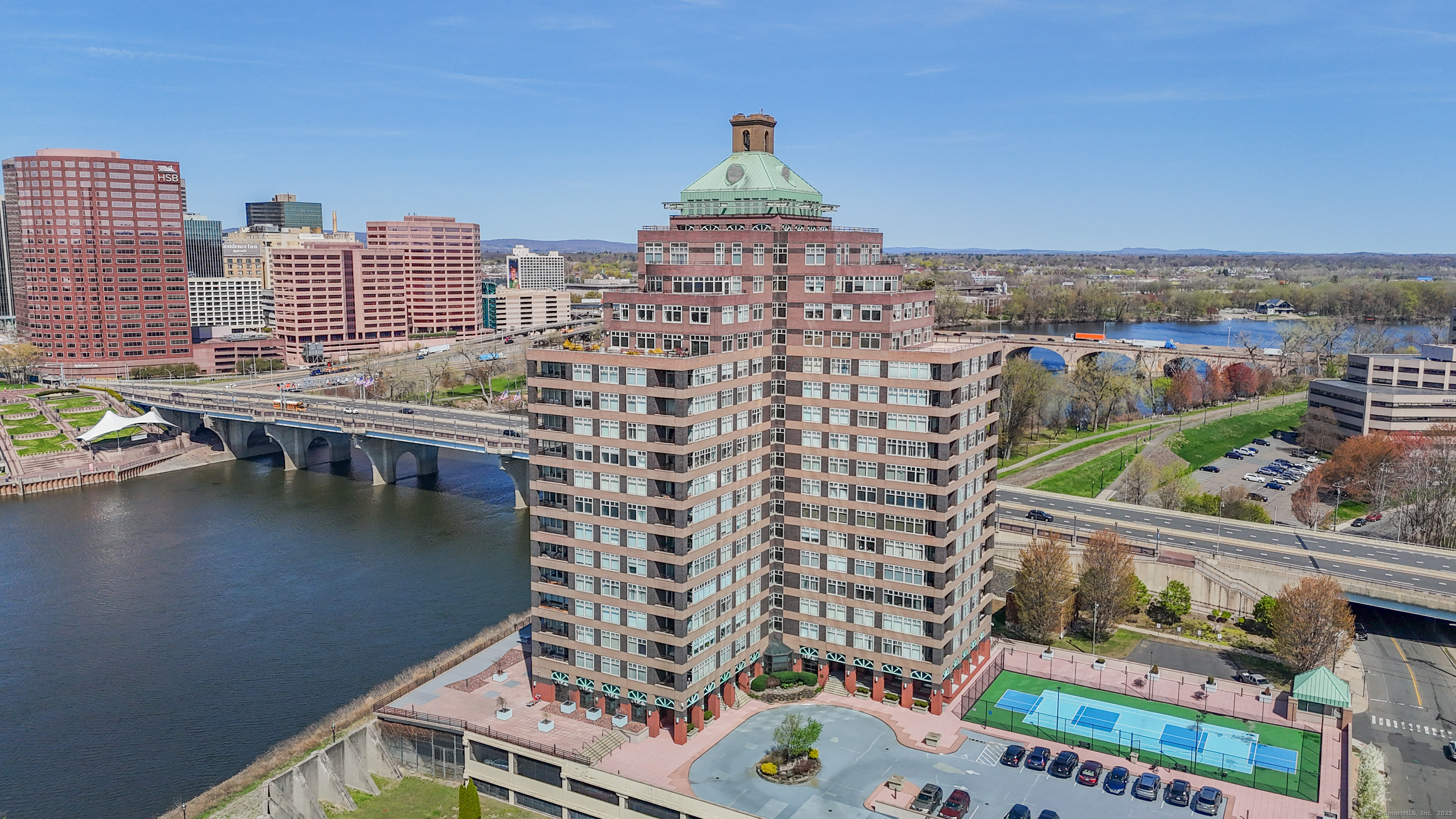 Rental Property at E River Drive Apt 1007, East Hartford, Connecticut - Bedrooms: 2 
Bathrooms: 2 
Rooms: 5  - $3,500 MO.
