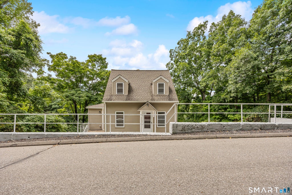 Photo of 327 Steinmann Avenue, Middlebury, CT 06762 (MLS # 24205239)