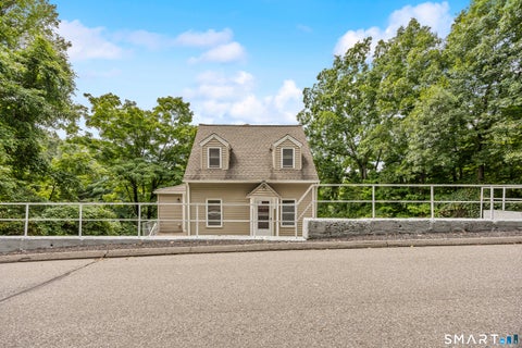 Photo of 327 Steinmann Avenue, Middlebury, CT 06762 (MLS # 24205239)