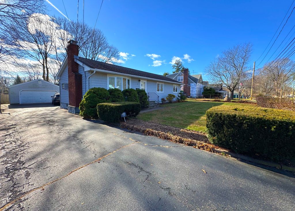 Photo of 121 Richfield Road, Bridgeport, CT 06606 (MLS # 24144264)