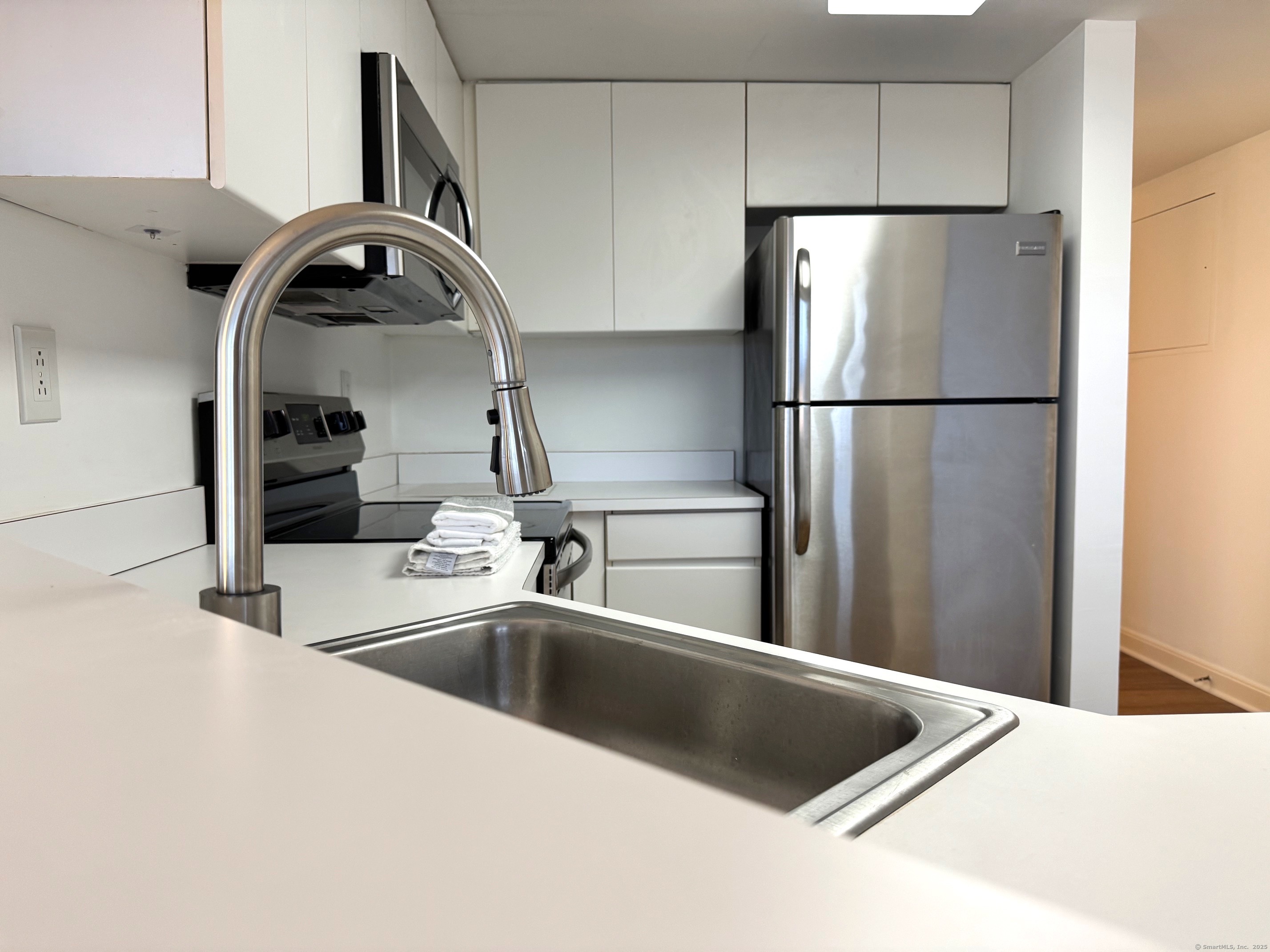 127 Greyrock Place #APT 1013, Stamford, Connecticut image 7