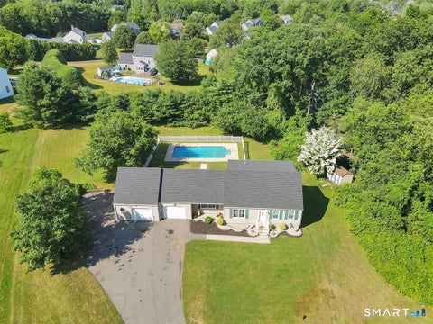 Photo of 28 McNabola Lane, Wallingford, CT 06492 (MLS # 24207974)