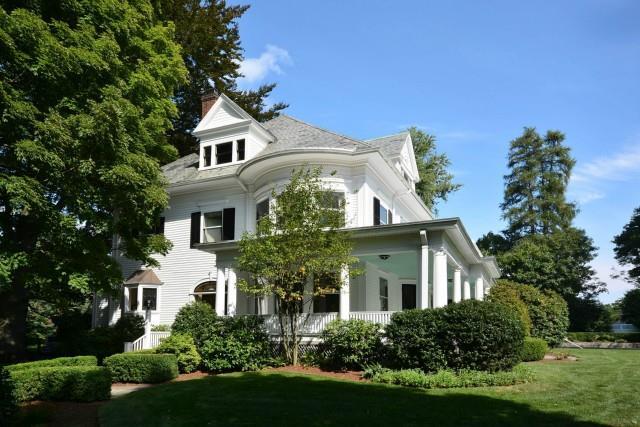 Photo 1 of 66 Pear Tree Point Road, Darien, Connecticut, $3,600,000, Web #: 99095903