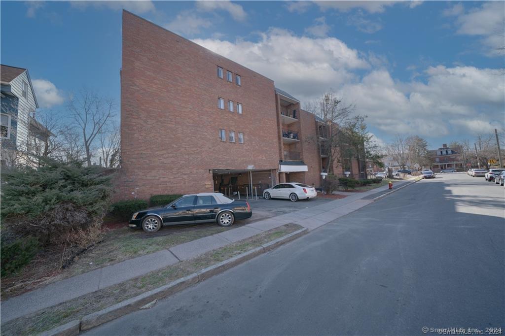 Property for Sale at 20 May Street Apt 201, Hartford, Connecticut - Bedrooms: 2 
Bathrooms: 2 
Rooms: 4  - $109,900