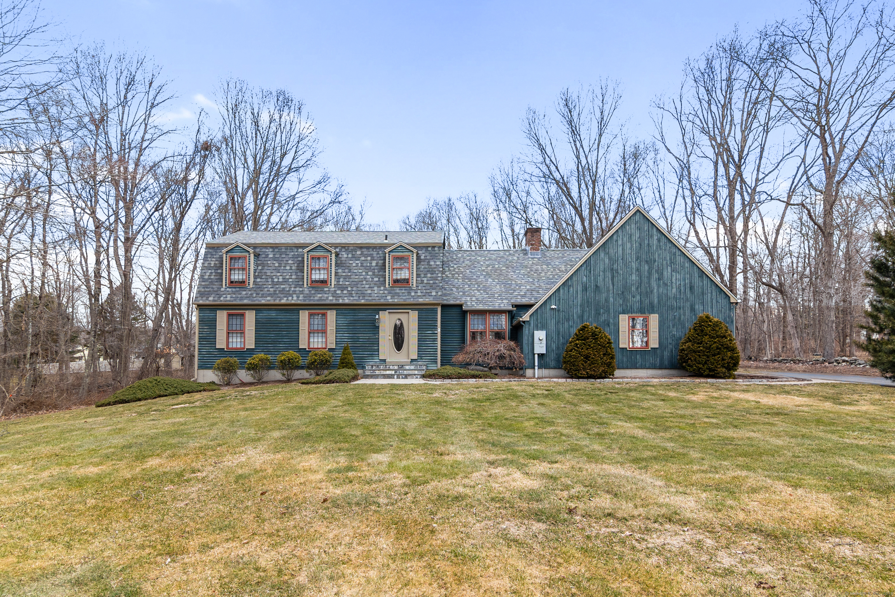 Airline Road, Clinton, Connecticut - 3 Bedrooms  
3.5 Bathrooms  
8 Rooms - 