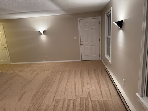 Photo of 239 Old Farms Road #APT 7B, Avon, CT 06001 (MLS # 24128904)