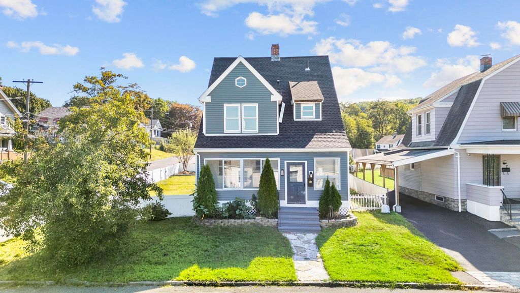 Photo of 4 Culver Court, Naugatuck, CT 06770 (MLS # 24140658)