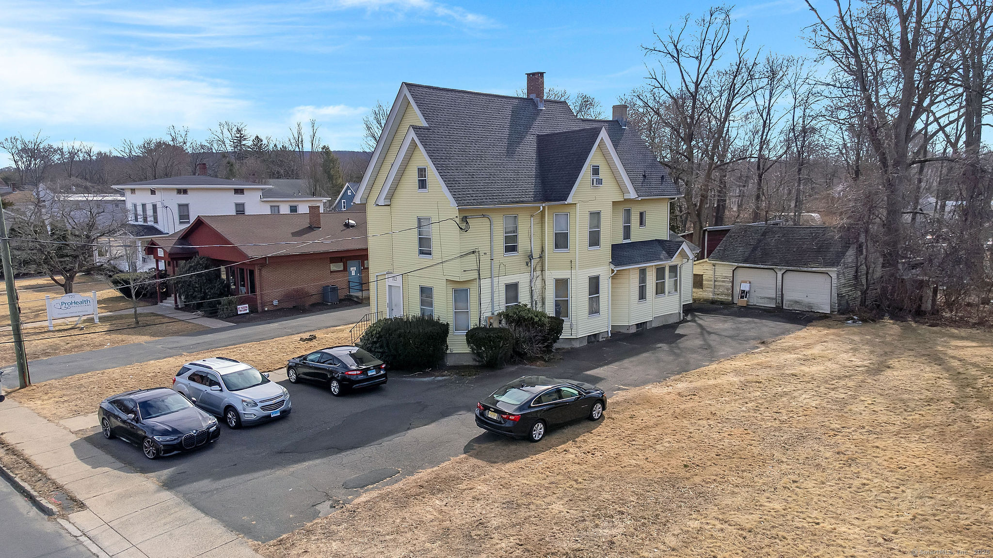 Property for Sale at W Main Street, Plainville, Connecticut - Bedrooms: 8 
Bathrooms: 5 
Rooms: 19  - $650,000
