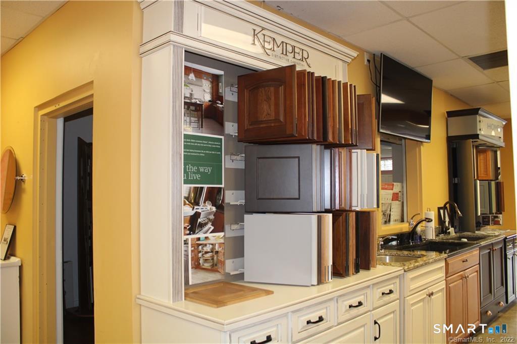 1695 Poquonock Avenue