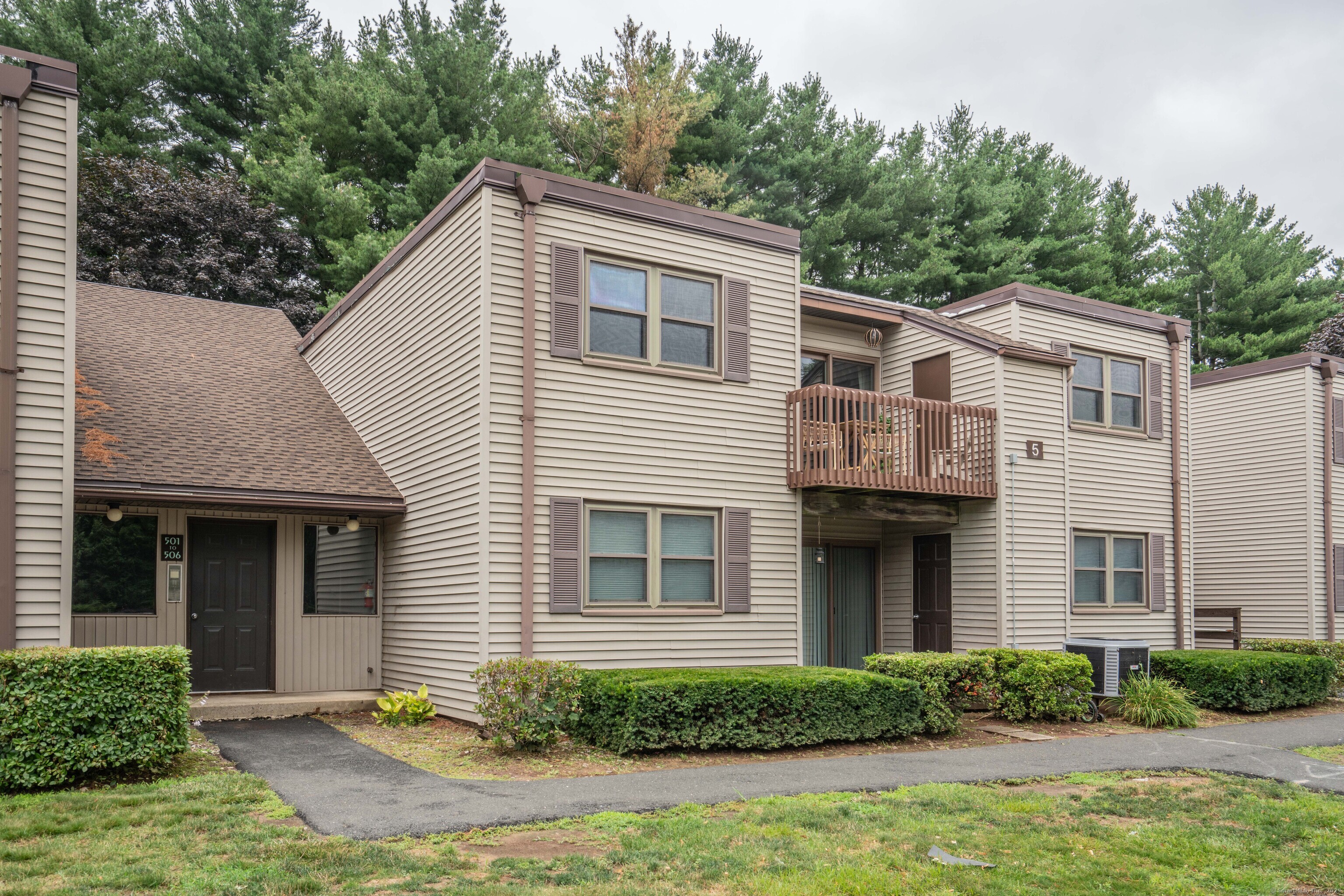 506 Twin Circle Drive 506