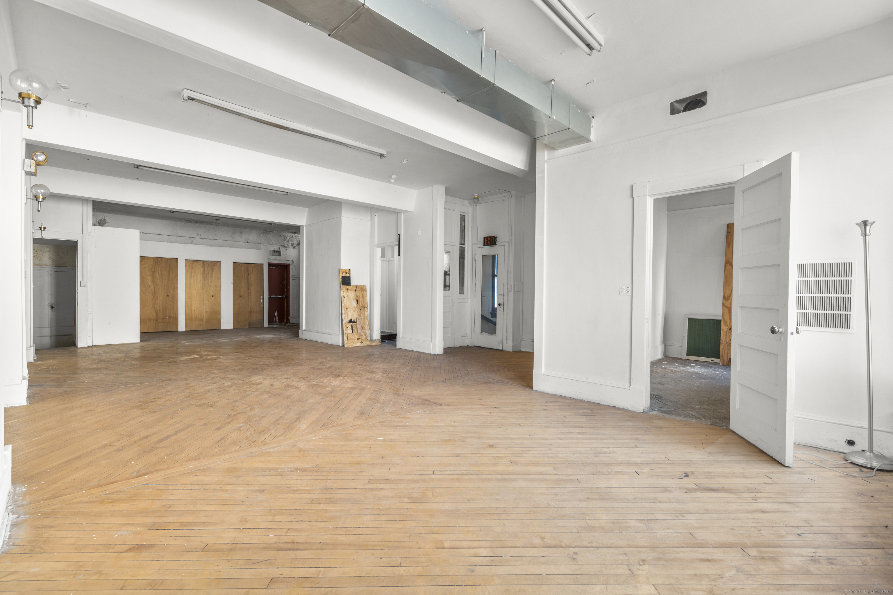 859 East Main Street