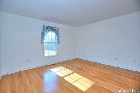 Tiny photo for 160 Glengarry Road #160, Fairfield, CT 06825 (MLS # 24133350)