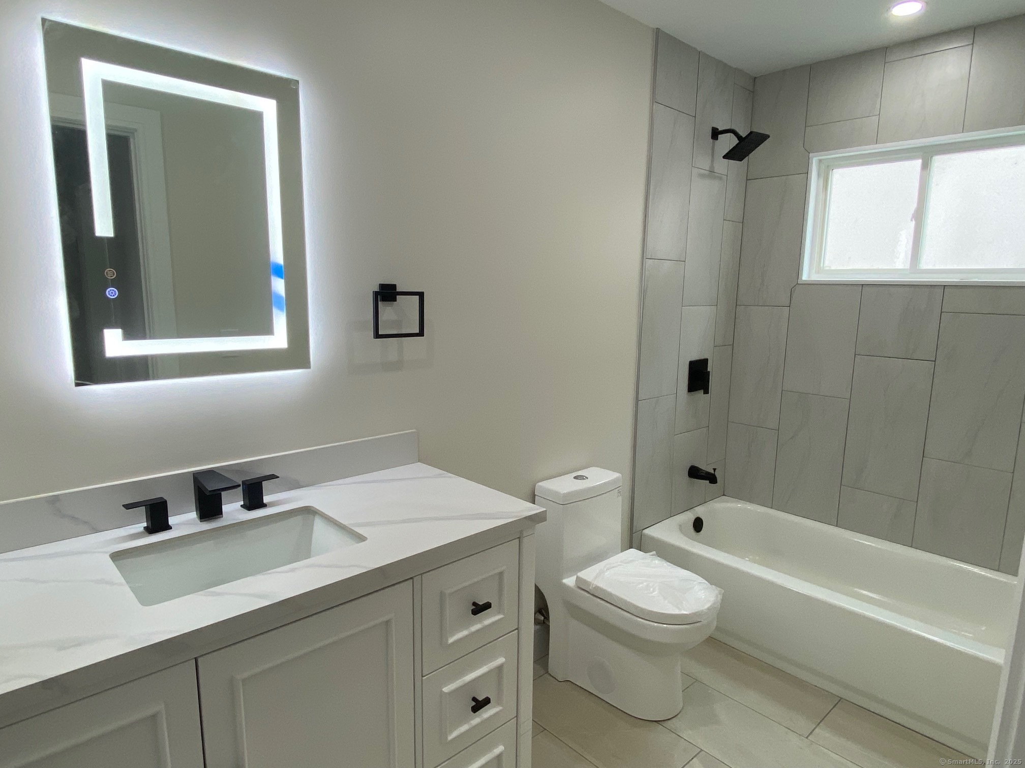 285 Alba Avenue, Bridgeport, Connecticut image 12