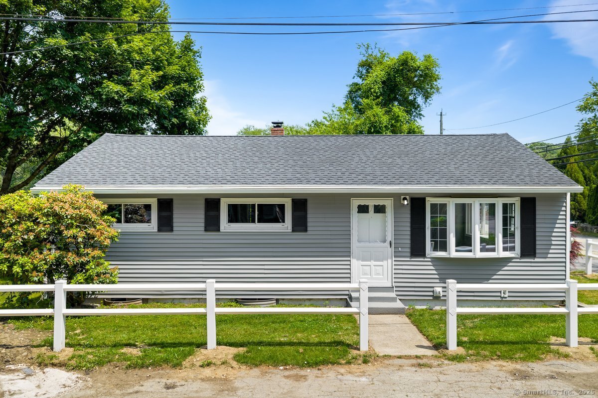 Property for Sale at Stonington Road, Norwich, Connecticut - Bedrooms: 3 
Bathrooms: 1 
Rooms: 5  - $299,900