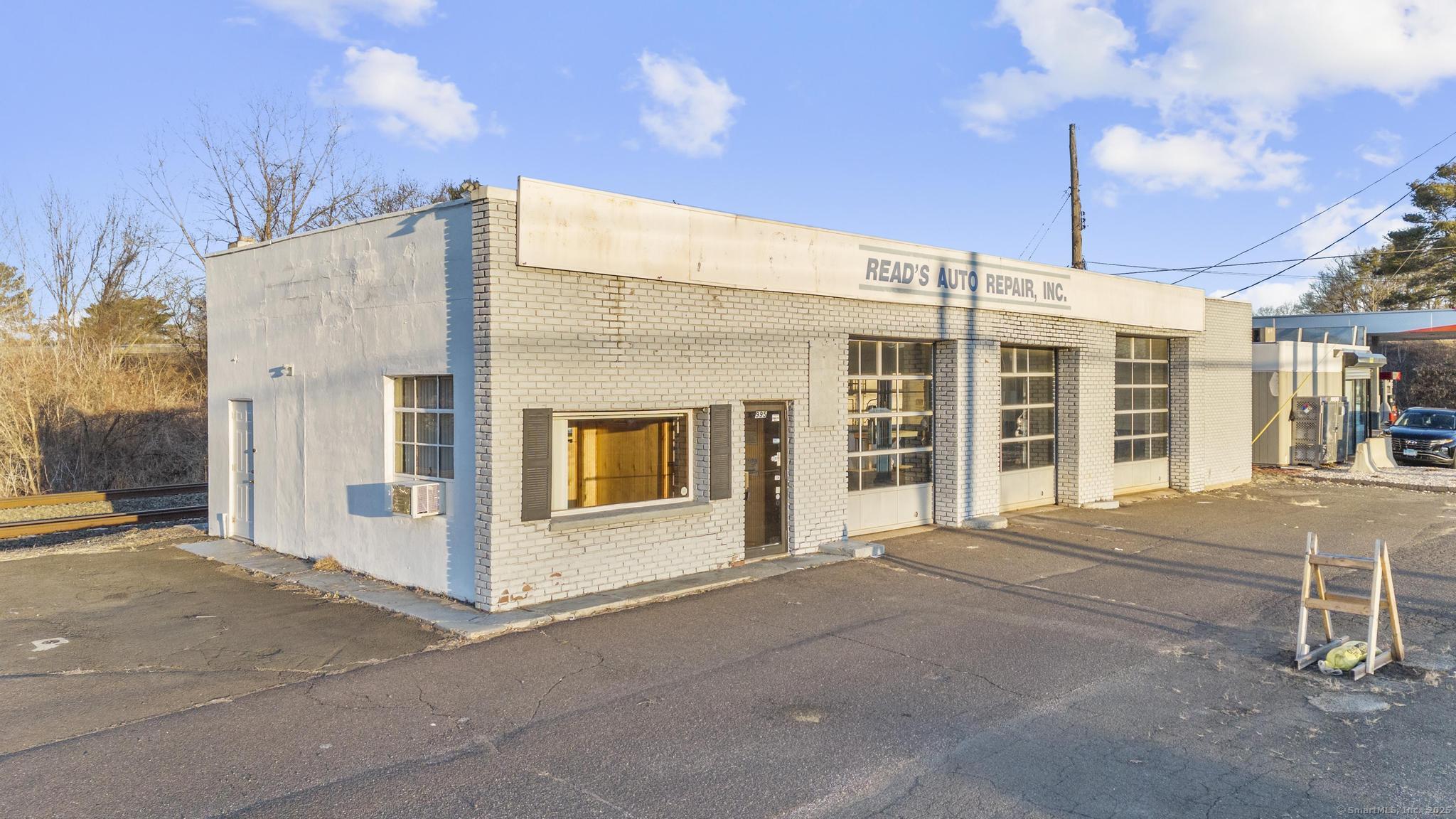 995 North Colony Road