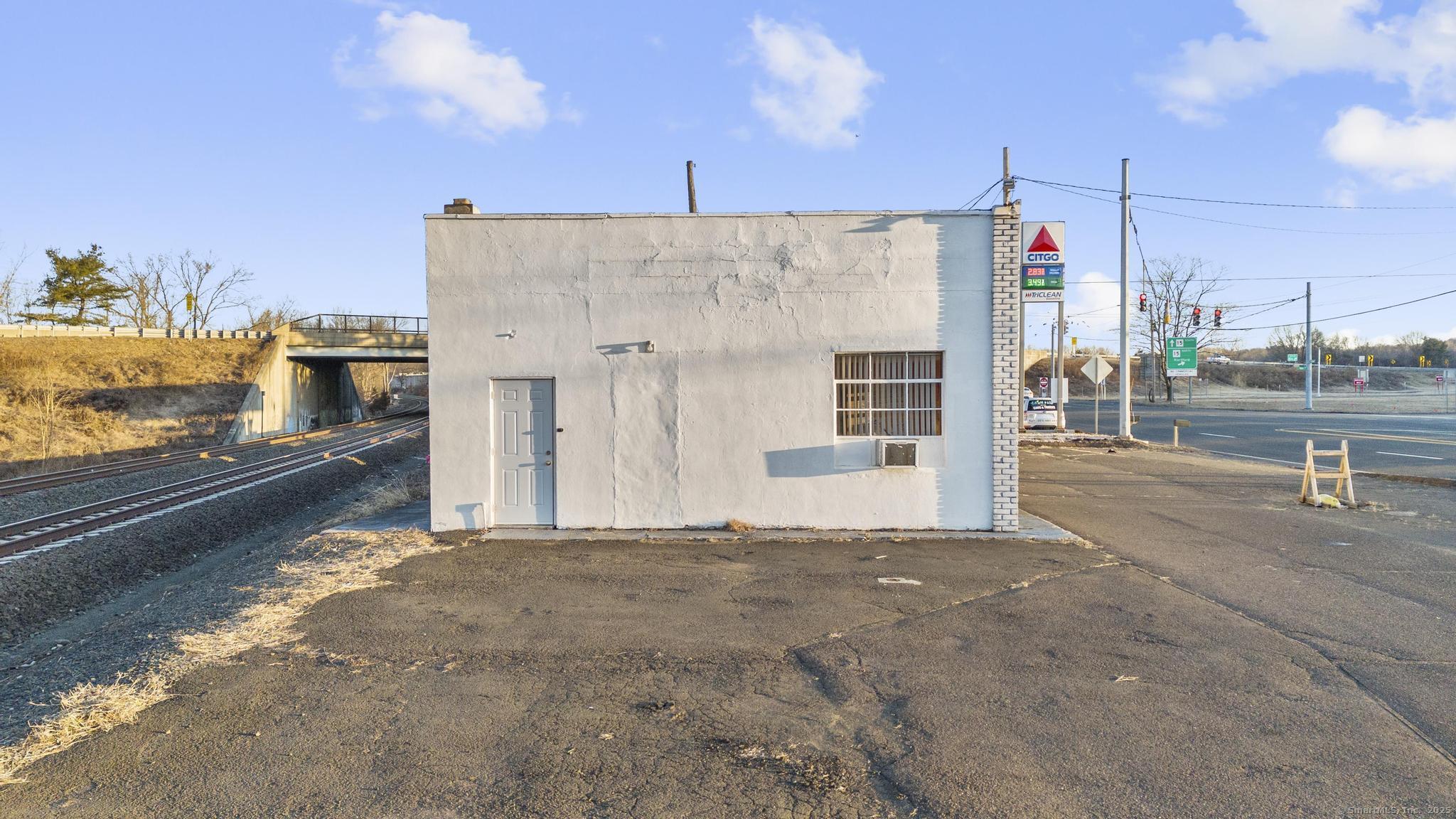 995 North Colony Road