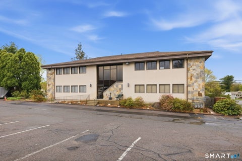 Photo of 160 Oak Street #1H, Glastonbury, CT 06033 (MLS # 24214635)