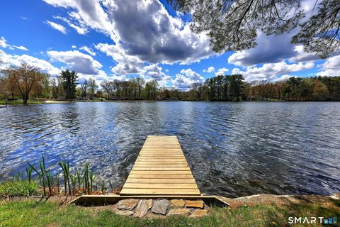 Photo of 10 Old Pinewood Trail, Trumbull, CT 06611 (MLS # 24165034)