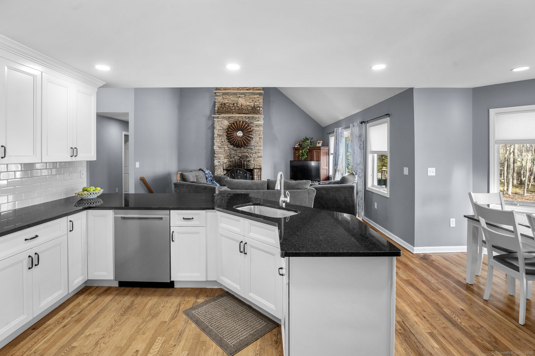 563 Hill Street, Hamden, Connecticut image 16