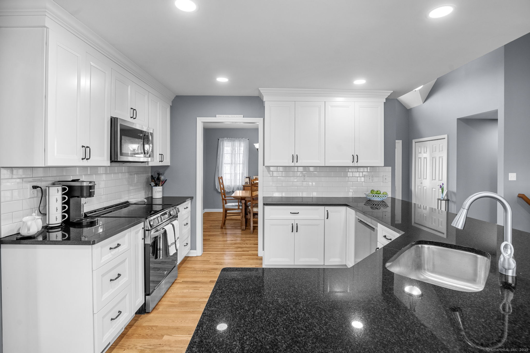563 Hill Street, Hamden, Connecticut image 18