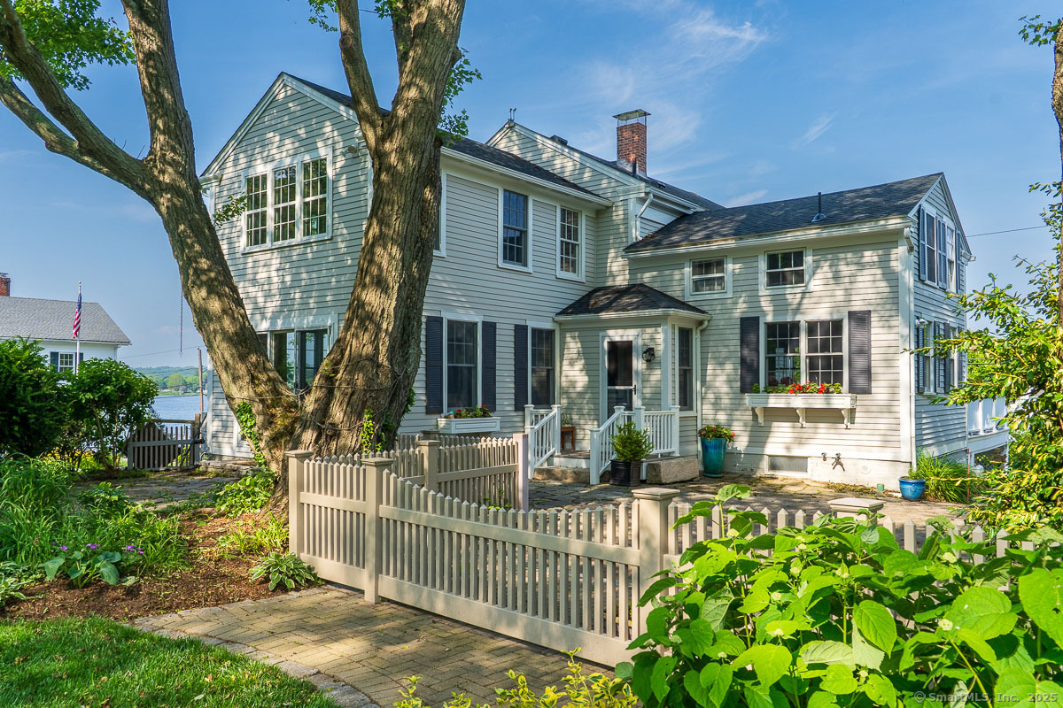 Groton, Connecticut 06355, United States, 3 Bedrooms Bedrooms, ,3 BathroomsBathrooms,Residential,Active,173806