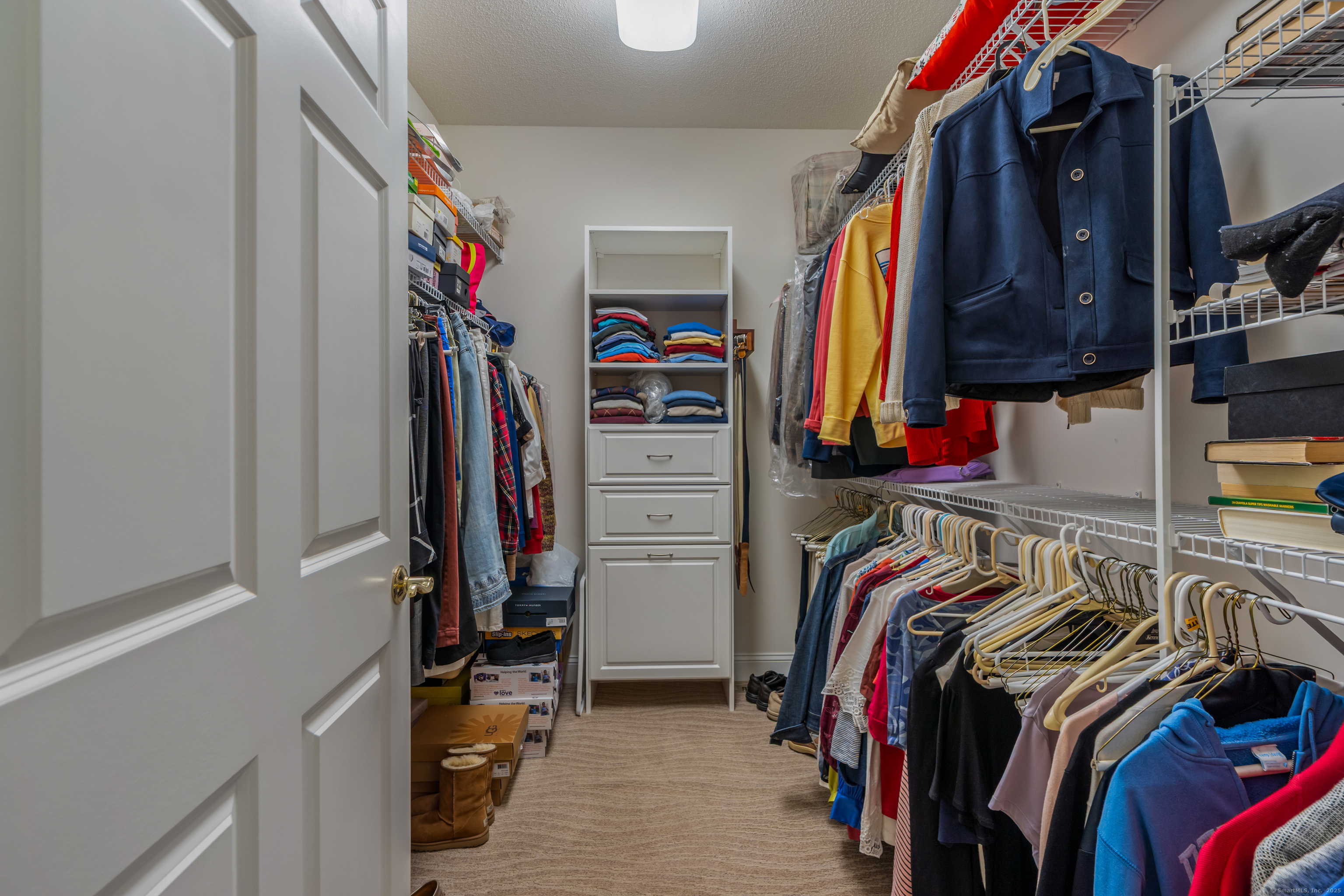 Tolland, Connecticut 06084, United States, 2 Bedrooms Bedrooms, ,3 BathroomsBathrooms,Residential,Pending,145491