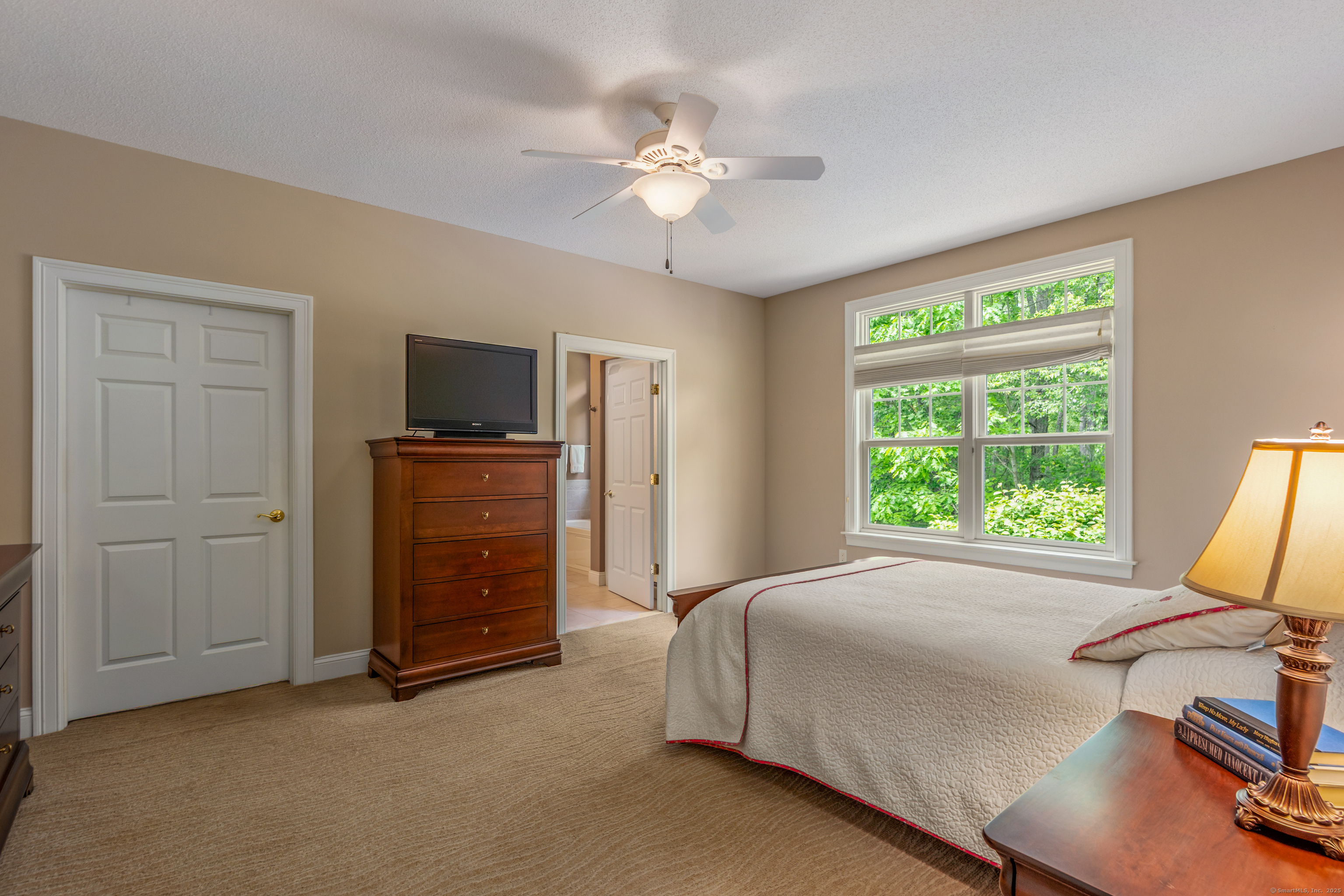 Tolland, Connecticut 06084, United States, 2 Bedrooms Bedrooms, ,3 BathroomsBathrooms,Residential,Pending,145491