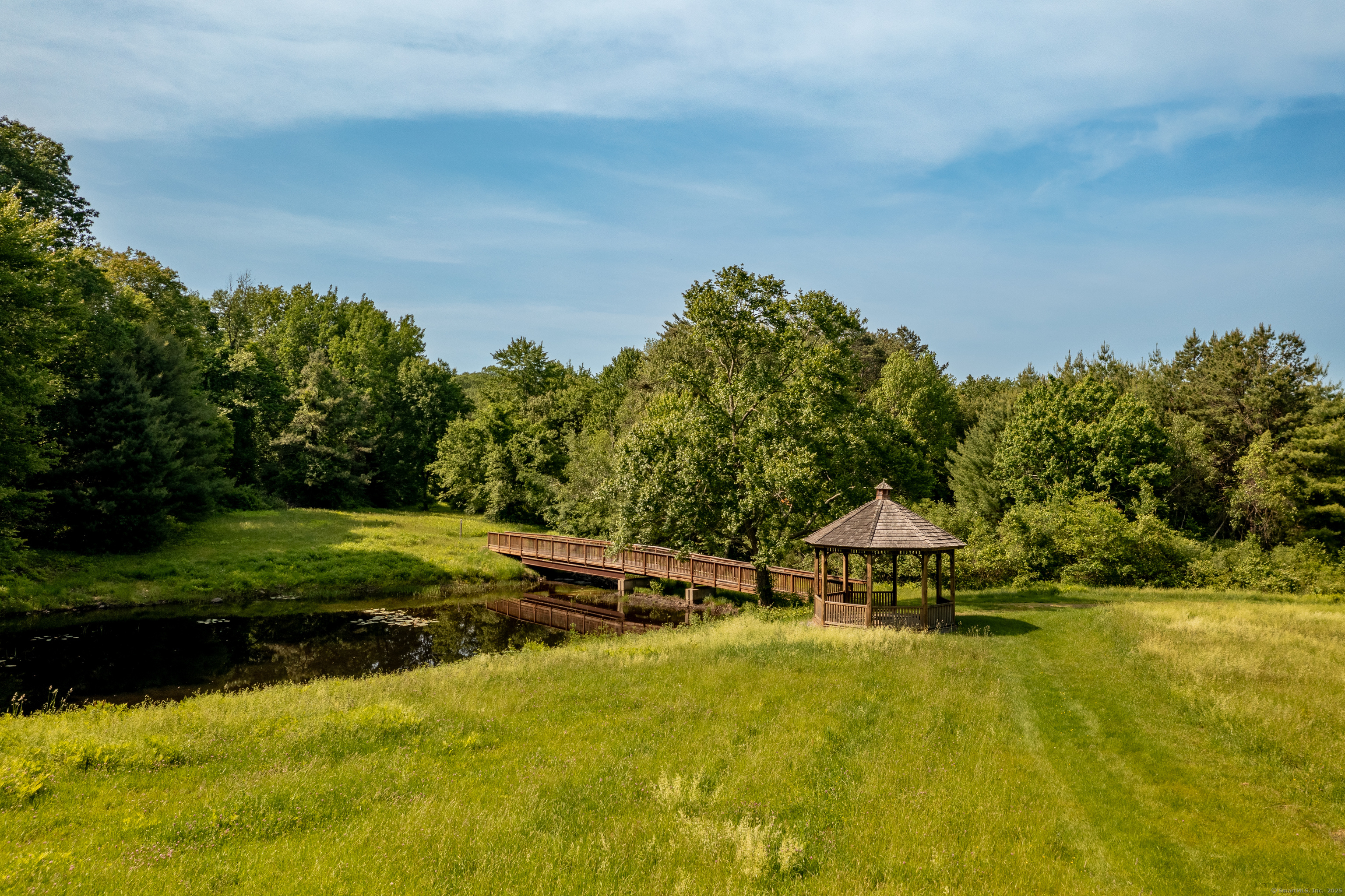 Tolland, Connecticut 06084, United States, 2 Bedrooms Bedrooms, ,3 BathroomsBathrooms,Residential,Pending,145491