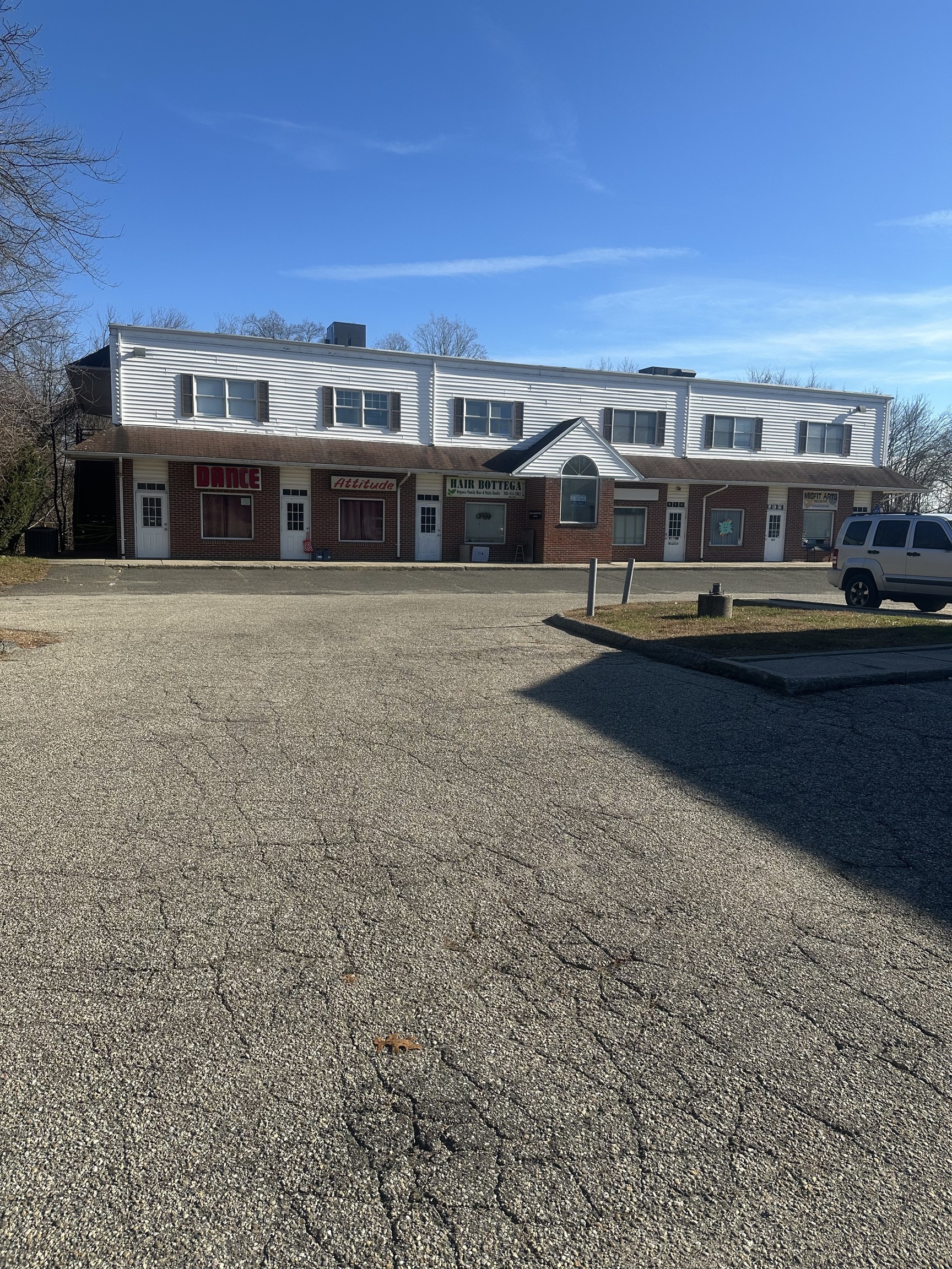 696 Amity Road 18 total