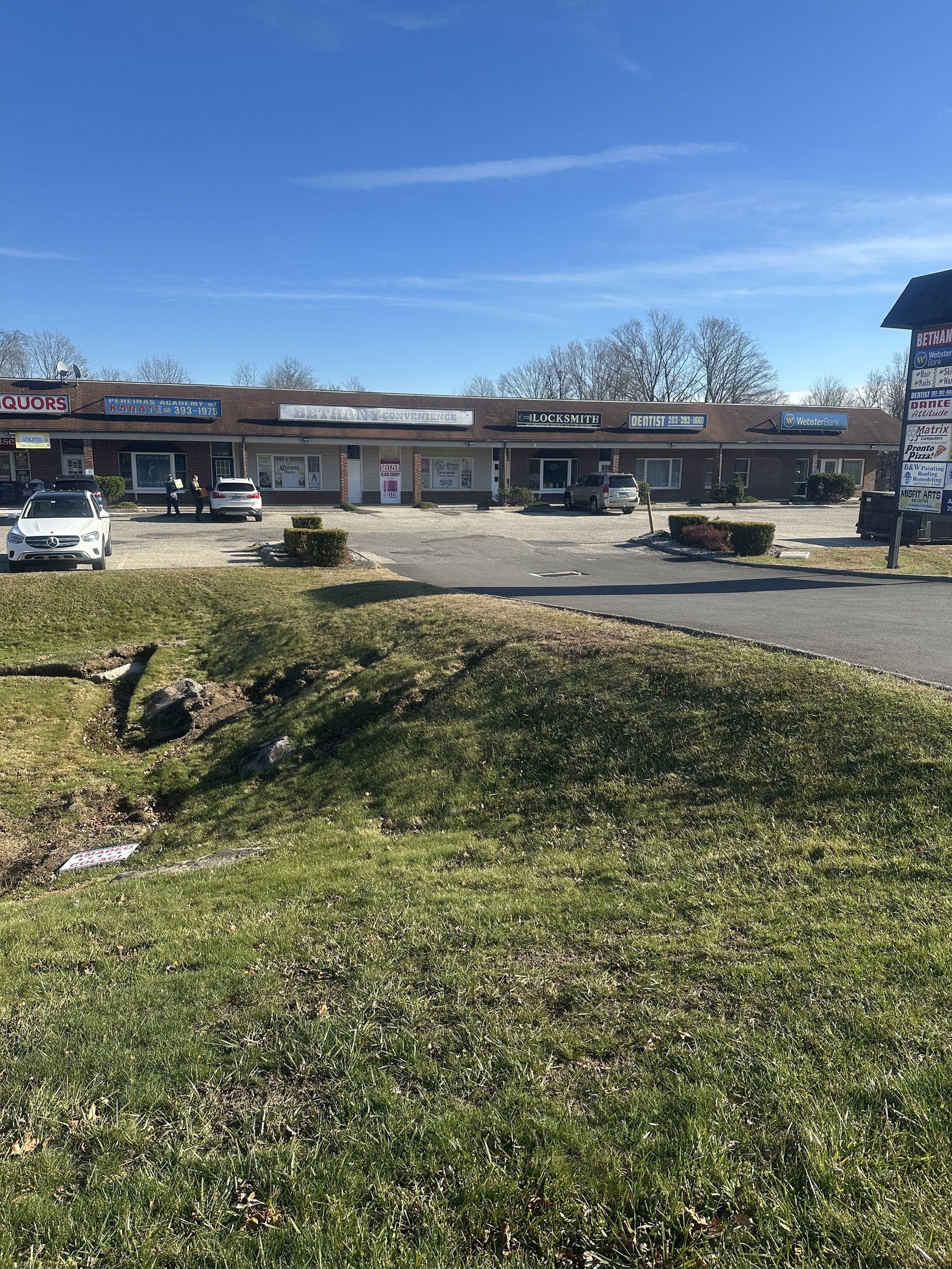 696 Amity Road 18 total