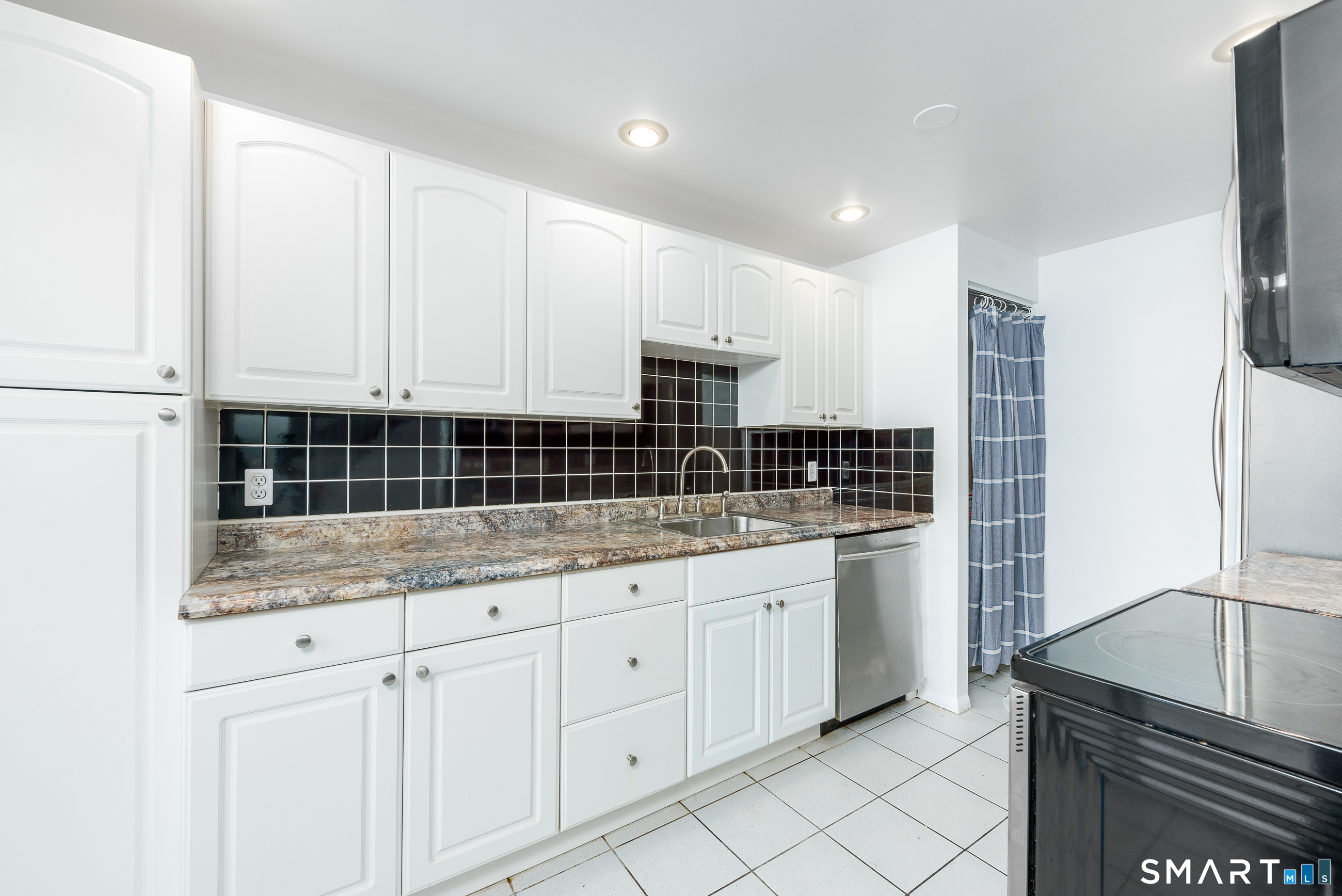 24 Cinnamon Springs 24