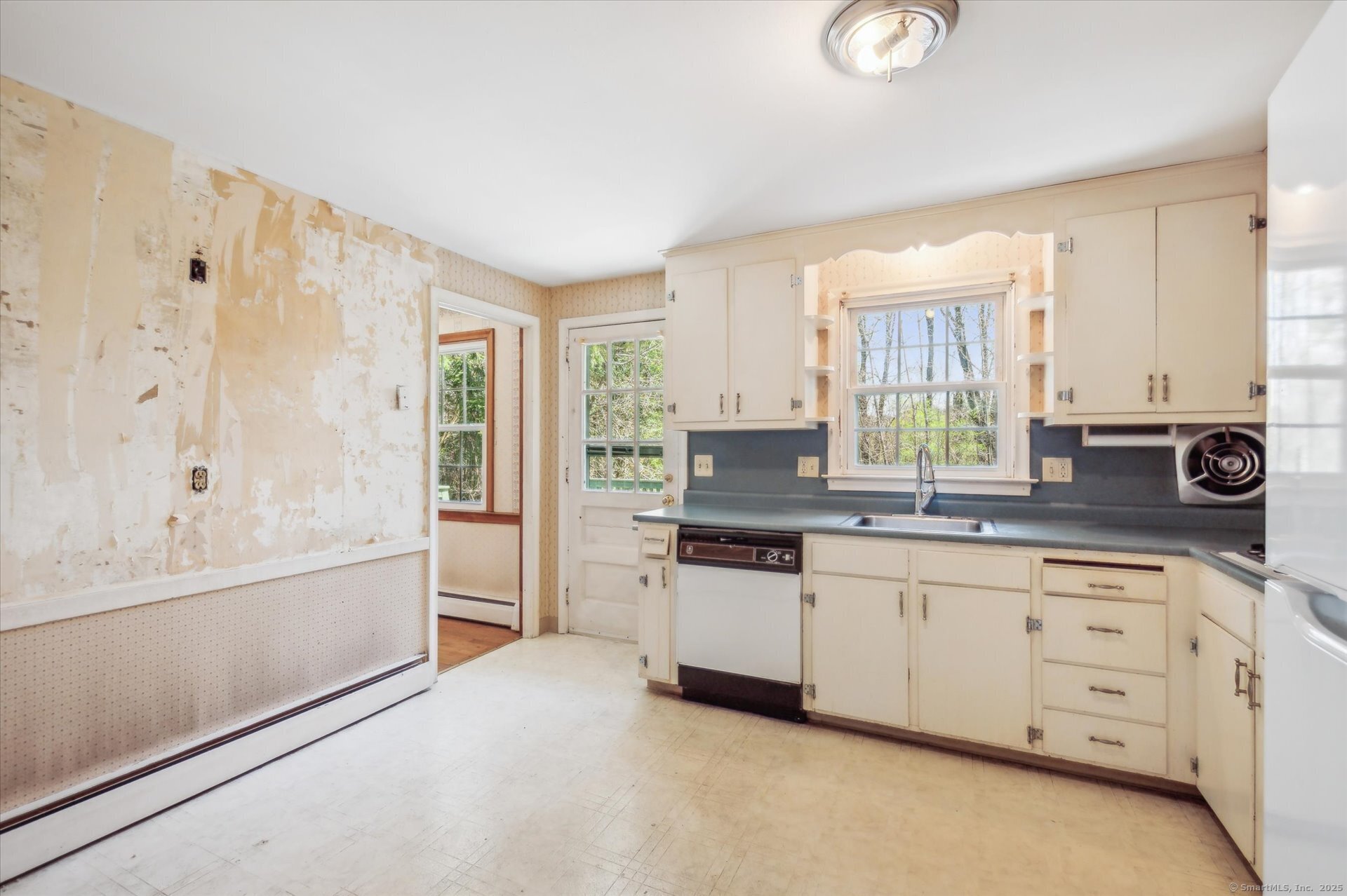 14 Deepwood Road, Simsbury, Connecticut image 17