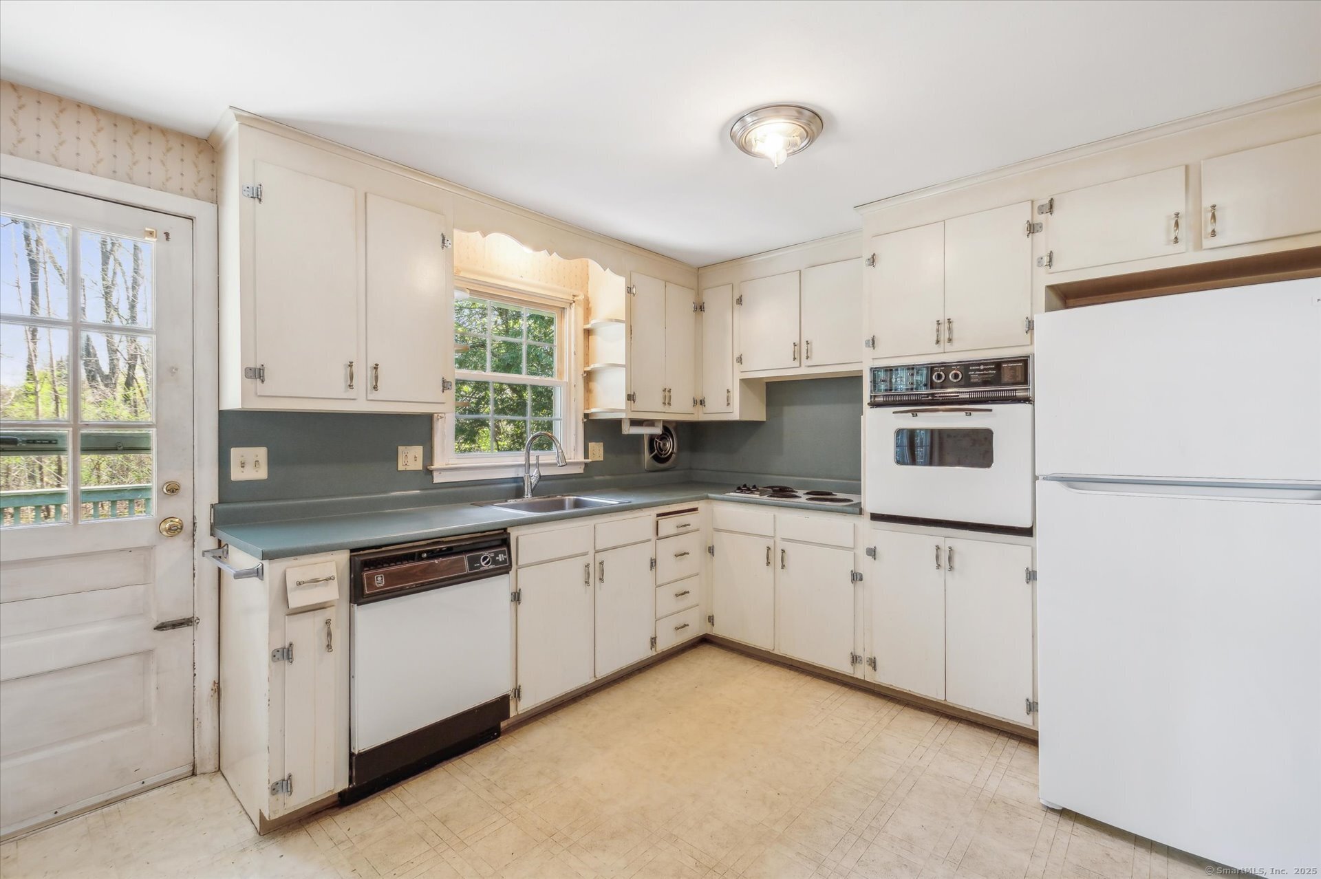 14 Deepwood Road, Simsbury, Connecticut image 15