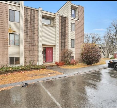 Photo of 127 Burgundy Hill Lane #127, Middletown, CT 06457 (MLS # 24135475)