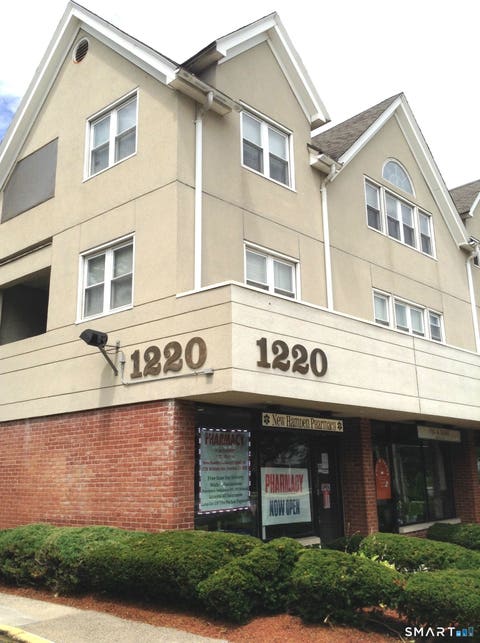 Condo For Rent - 1220 Whitney Avenue #2D<br/> New Haven County, Hamden, CT 06517