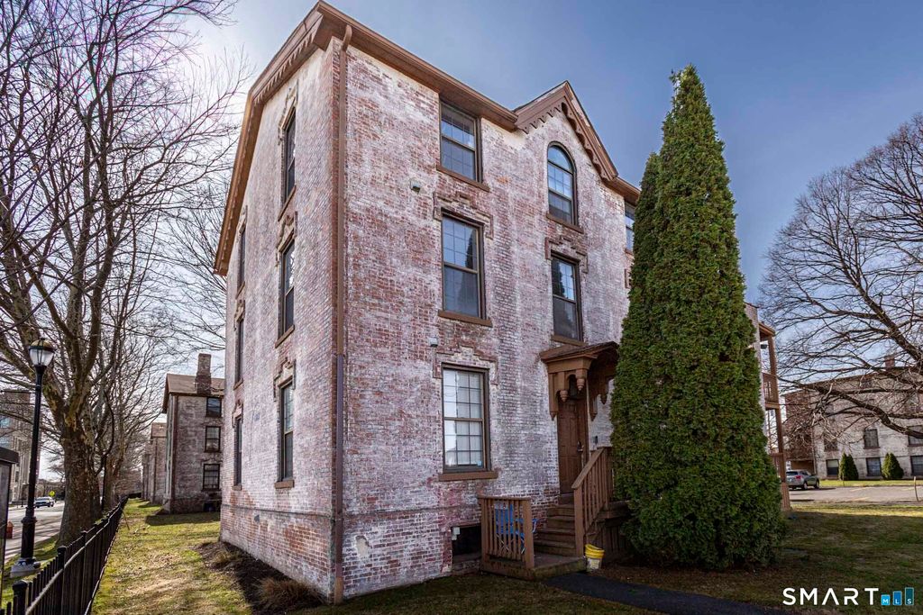 Photo of 101 Huyshope Avenue #APT 1C, Hartford, CT 06106 (MLS # 24159639)