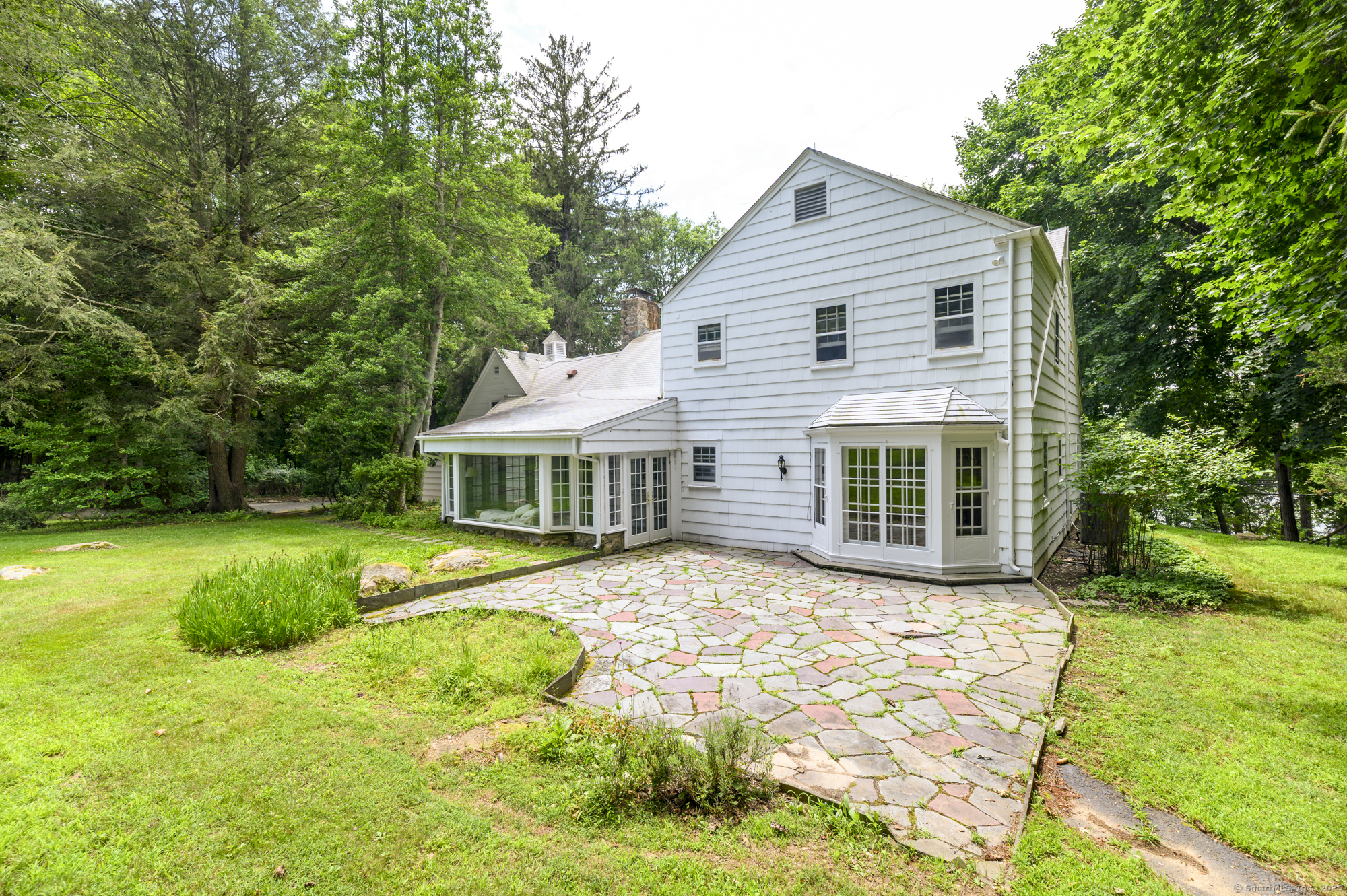 397 Lakeside Drive