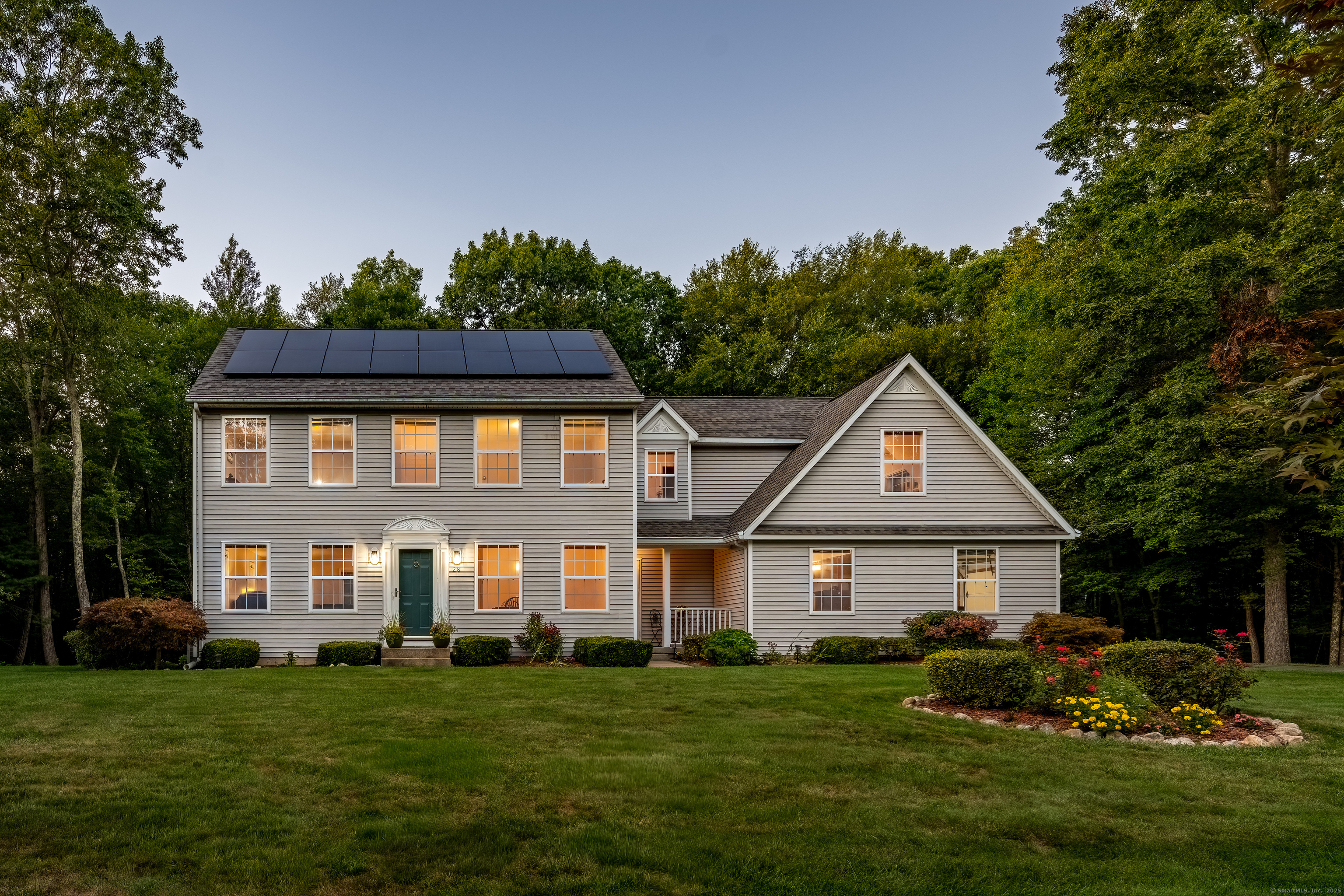 Tolland, Connecticut 06084, United States, 4 Bedrooms Bedrooms, ,3 BathroomsBathrooms,Residential,Pending,201378