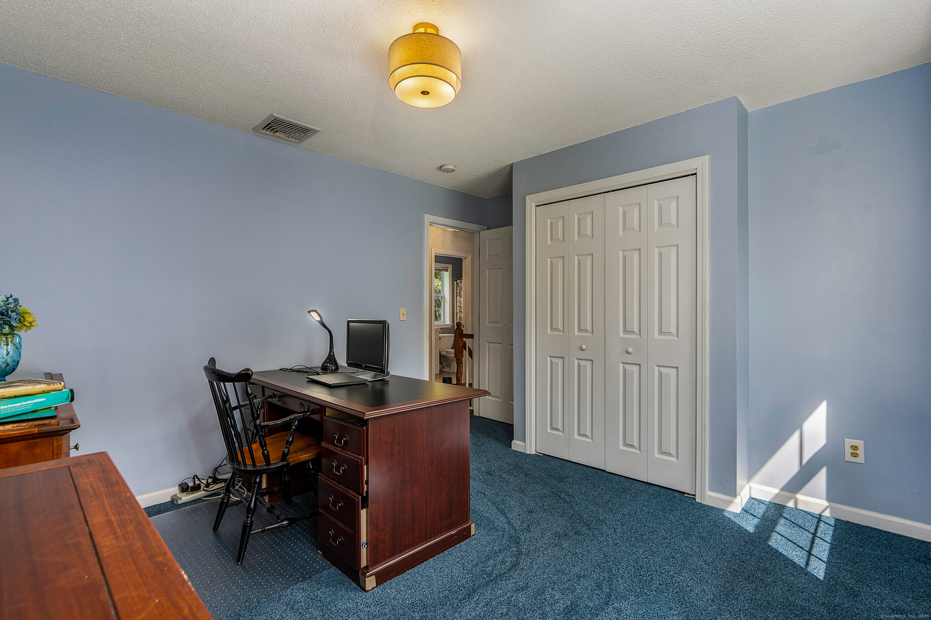 Tolland, Connecticut 06084, United States, 4 Bedrooms Bedrooms, ,3 BathroomsBathrooms,Residential,Pending,201378