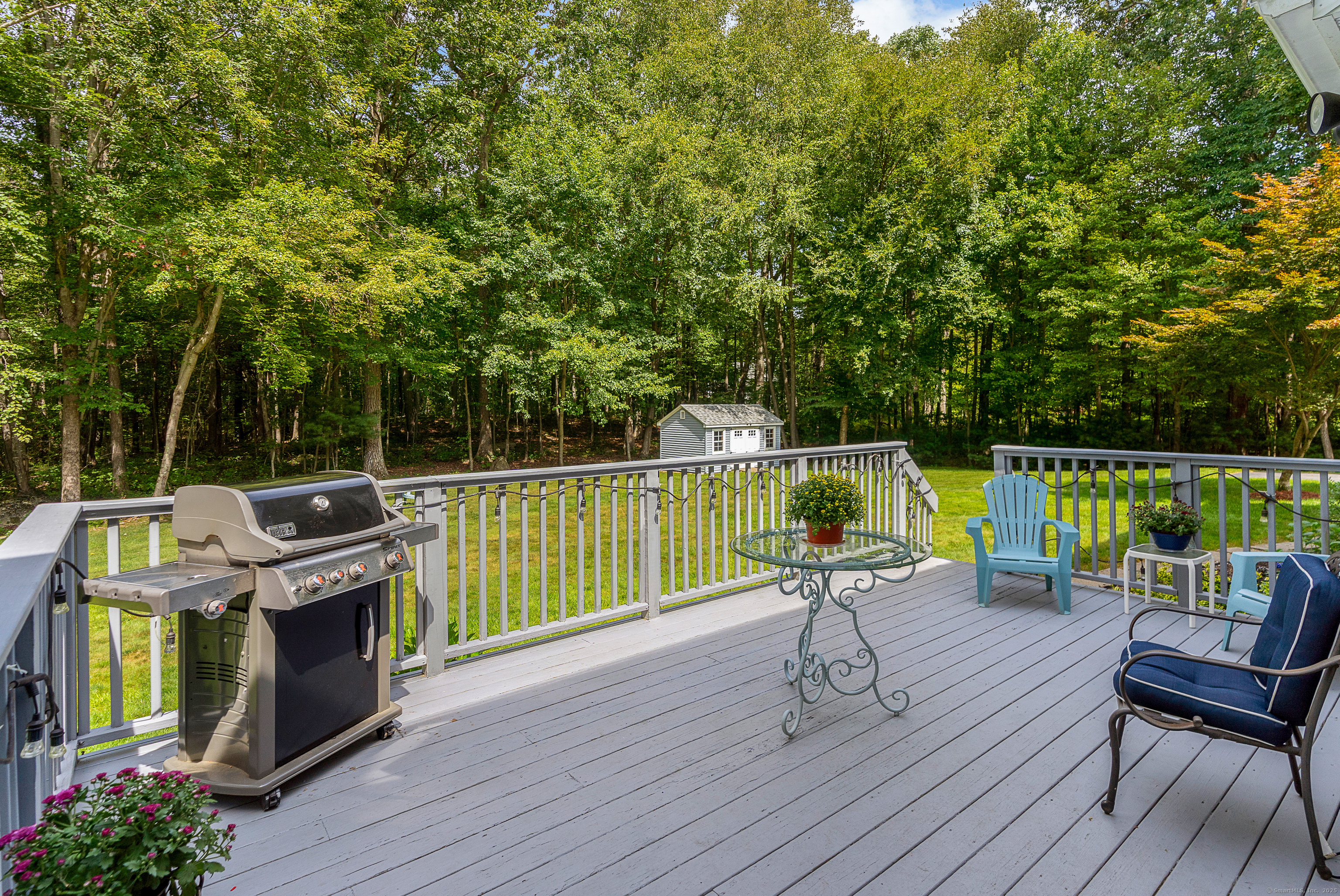 Tolland, Connecticut 06084, United States, 4 Bedrooms Bedrooms, ,3 BathroomsBathrooms,Residential,Pending,201378