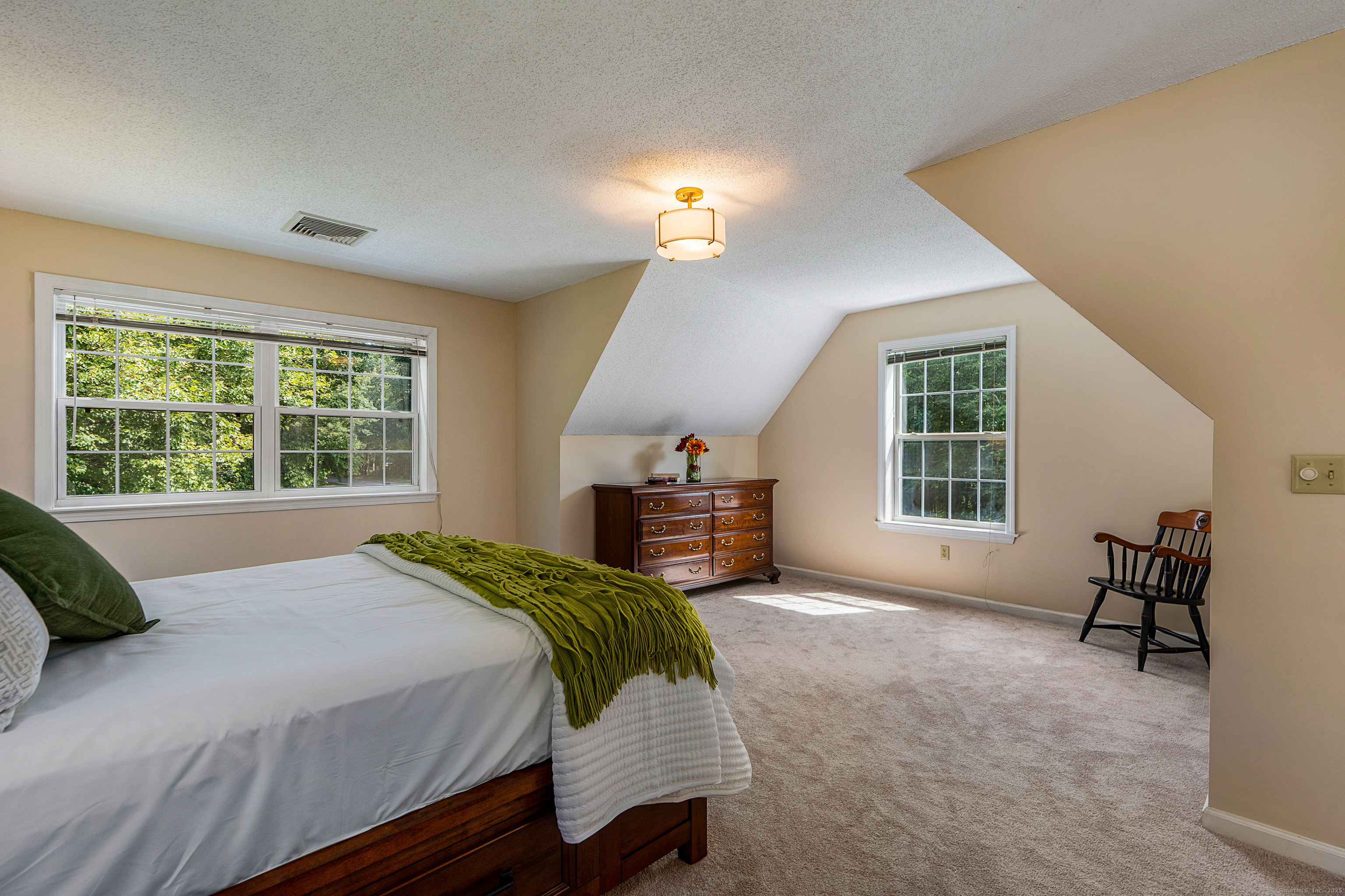 Tolland, Connecticut 06084, United States, 4 Bedrooms Bedrooms, ,3 BathroomsBathrooms,Residential,Pending,201378