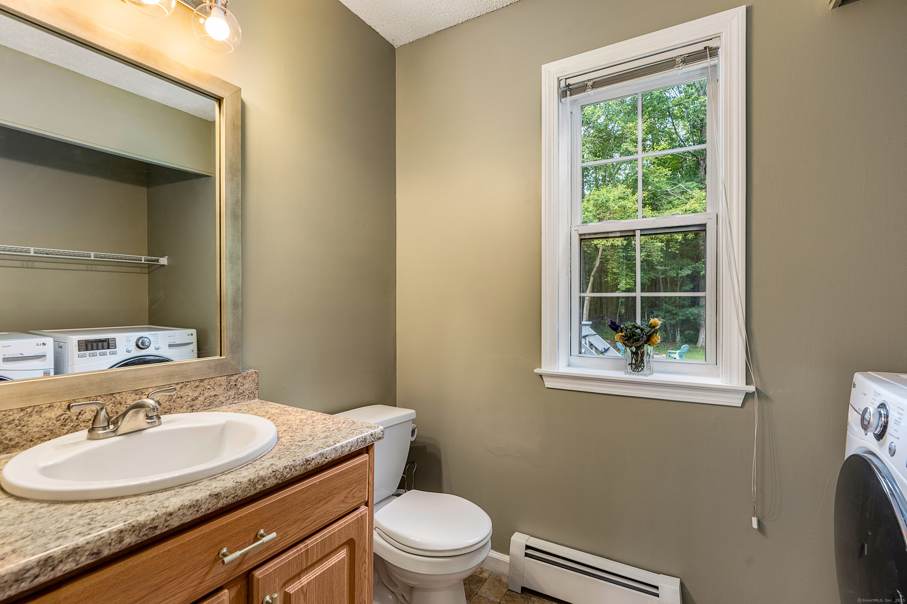 Tolland, Connecticut 06084, United States, 4 Bedrooms Bedrooms, ,3 BathroomsBathrooms,Residential,Pending,201378