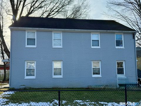 Photo of 70 Manila Place, Bridgeport, CT 06610 (MLS # 24148573)