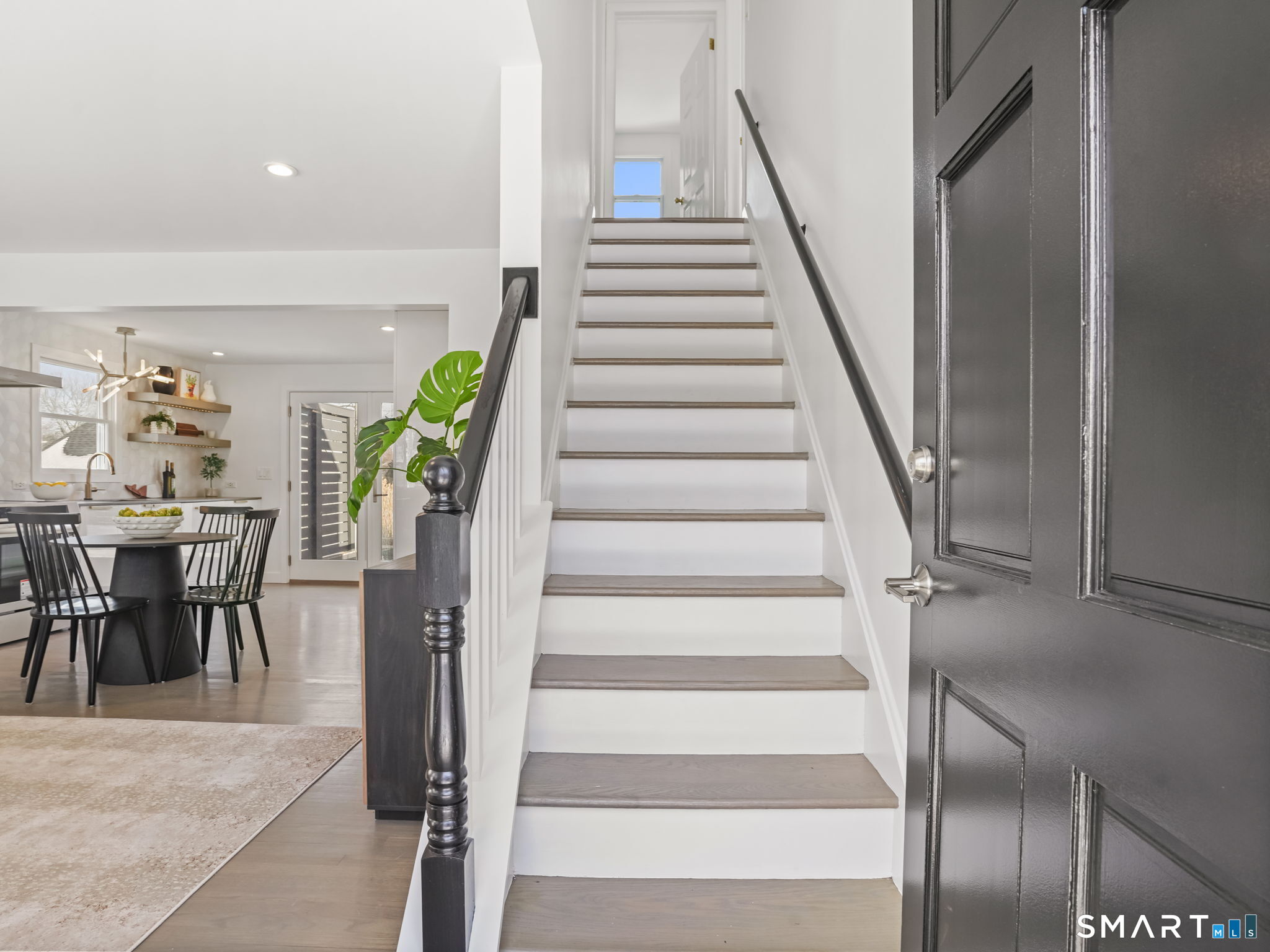 915 South Pine Creek Road