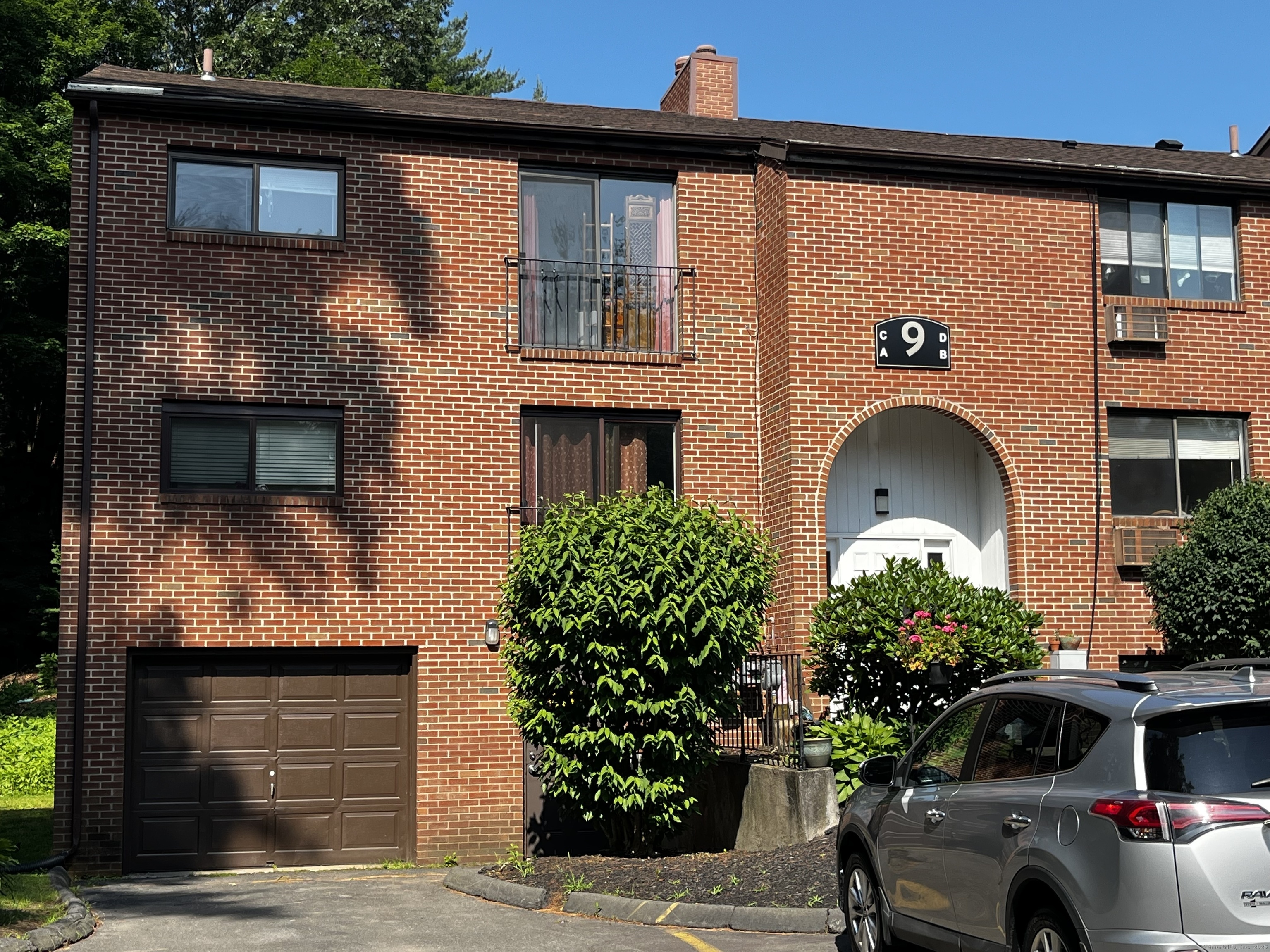 500 Darling Street 9A