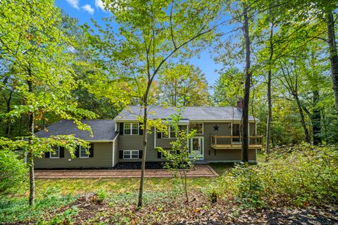 8 Crane Place Simsbury CT 06070